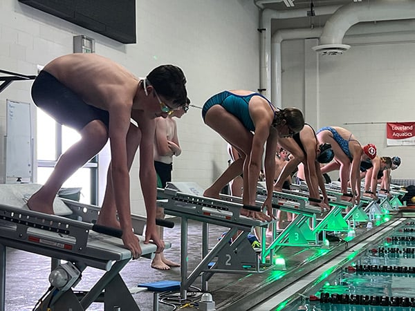 visual start signaling system for swim timing