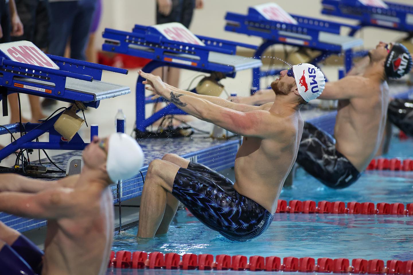 backstroke start device for swimming competition
